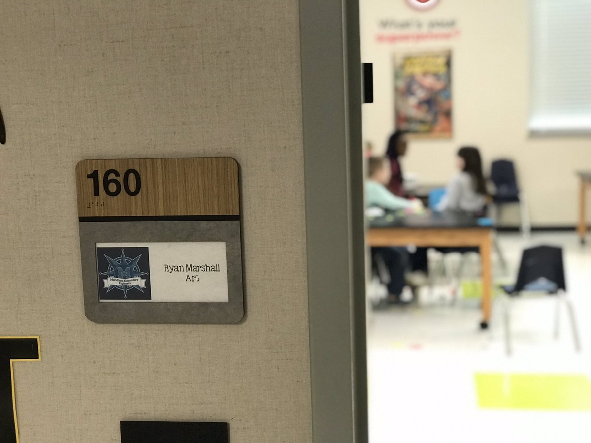 combs281's tweet image. Enjoyed spending time this morning with the amazing students and teachers at @MeridianaElem. I was asked to sign a social contract. Can’t go wrong when you start with the Golden Rule! #MyAlvinISD