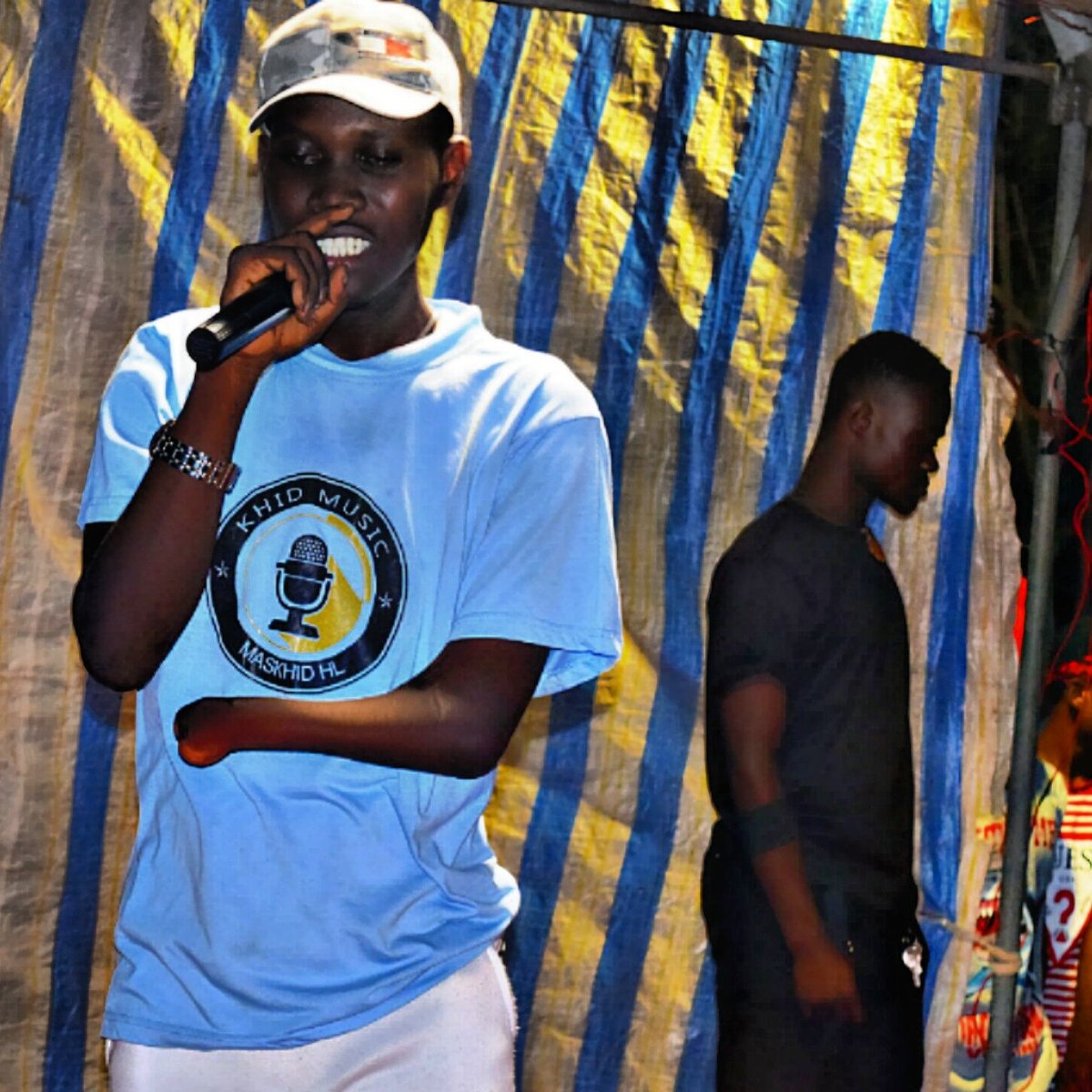 MaskhidHL's tweet photo. Don't Quit. You Are Already In Pain. You Are Already Hurt. Get A Reward From It.
I am Maskhid HL on all social media platforms @FmEntertainmen_
#NewHitzAfrica
@voltateensaward @VoltaMusicAward @shattawalegh @CaselyTv @OneTuneEnt @urbanrockonline @KeenyIce @VoltaHits https://t.co/QxrNvvXyVv
