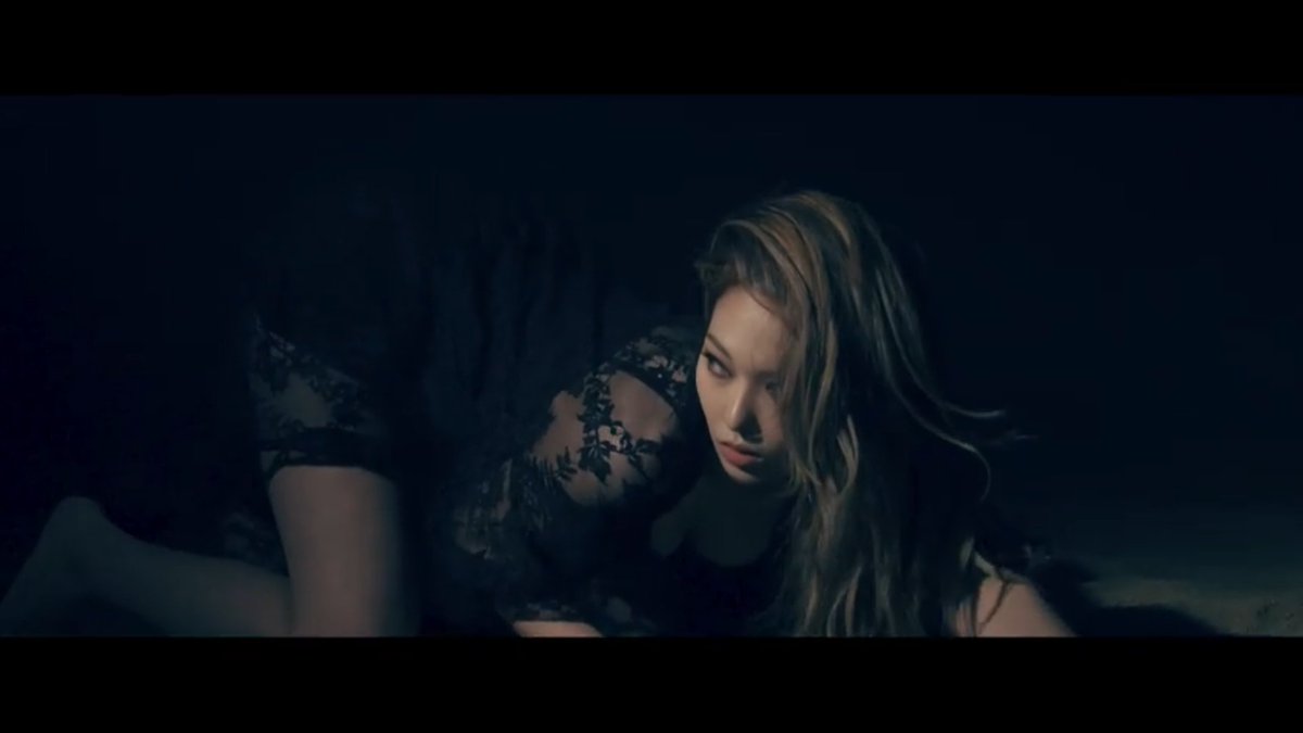 btswifty's tweet image. EU TE VENERO #Bomb_Bomb