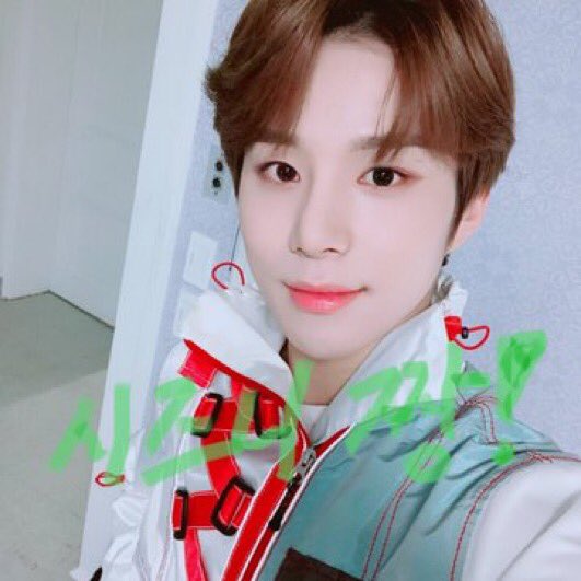 mxrcuryuta's tweet photo. jungwoo as jorge
-ajuda td mundo
-dá conselho amoroso
-empresta o xerox pros outros 
-chega atrasado
-faz enfermagem 
-tem crush na faculdade toda
-n tem dinheiro pra comprar salgado https://t.co/EKwNCc8hwj