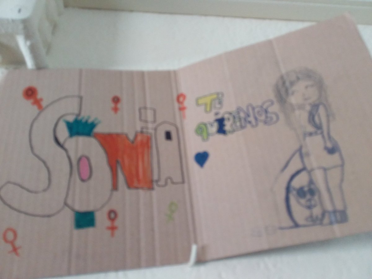 eli19_beth's tweet photo. Crear un clima de relaxació de sentir-se acollides i amb llibertat per aportar i colaborar .
Establir vincles en positiu amb els infants .Doncs ser una persona atenta i carinyosa també és un valor docent .#educació #Formació. https://t.co/rXm1Jxe4sG