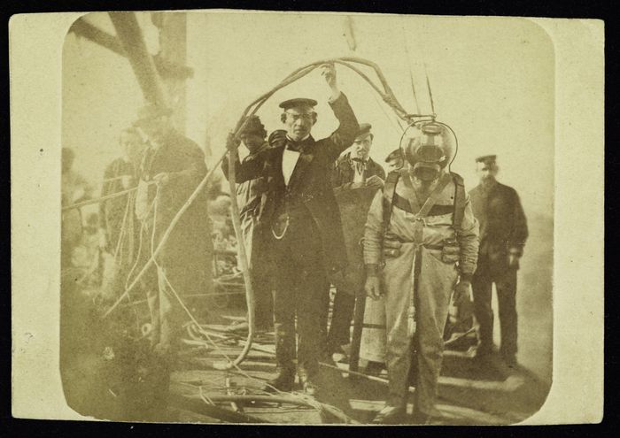 kulturkonsorten's tweet photo. Kaiser Wilhelm II. im Auto? Und wer ist der Mann im Taucheranzug? Antworten gibt das #Datenset aus dem #cvdsued: via @DeutschesMuseum kommen 30 Amateurfilme des frühen 20. Jahrhunderts https://t.co/zIwe3mioyn #openGLAM #codingdavinci https://t.co/3mam0Aolt8