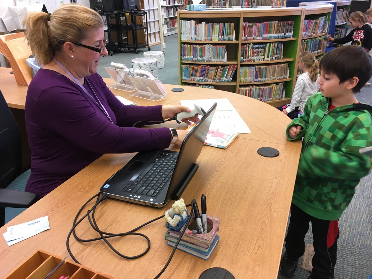 Getting a tour of the new library! We were SO excited! #BearTavernPride ⁦<a href="/IHeartDewey/">Paula Tozzi</a>⁩