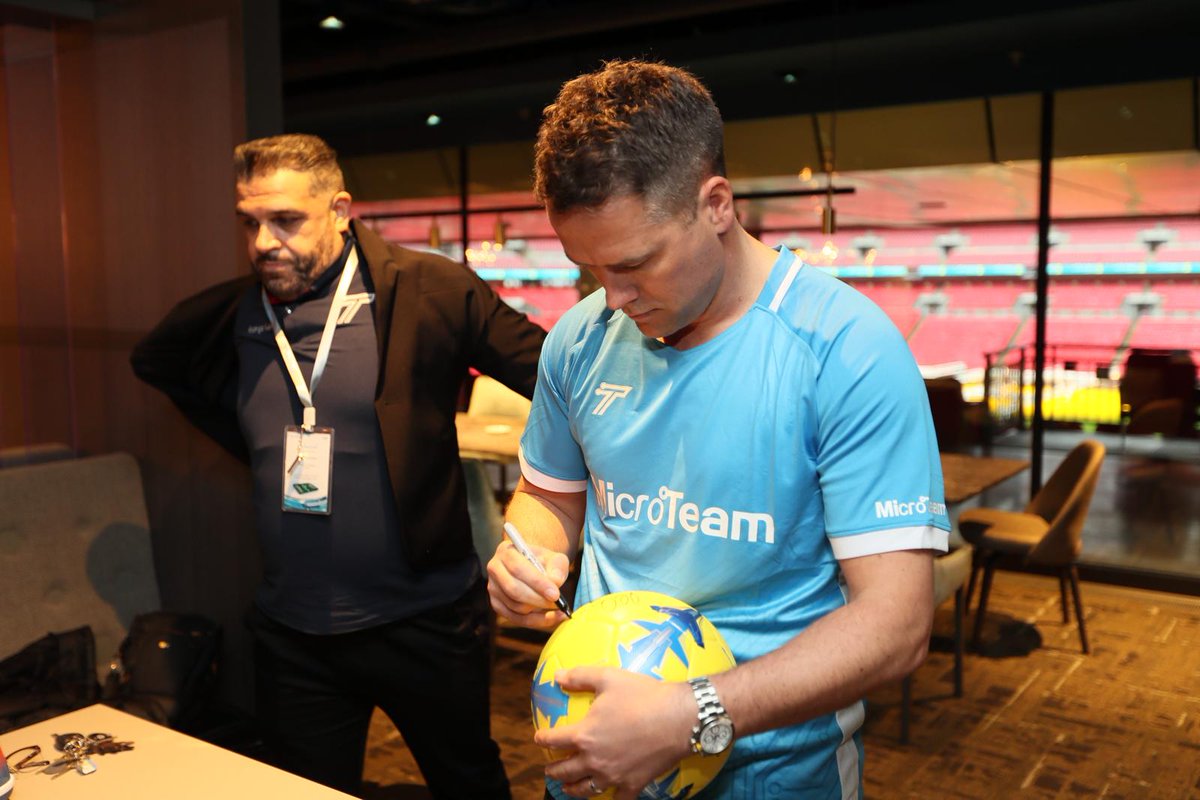Michael Owen tweet media