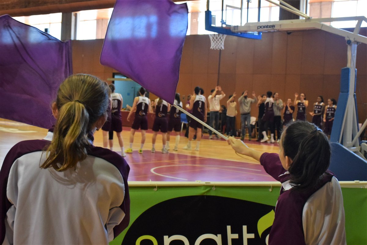 ToniDelgadoG's tweet photo. Creer, creer y volver a creer. 
Por un Marina Besòs lleno, lila e invencible. 
💜⛹️‍♀️🏀@FemSantAdria-@EnsinoLugoCB (domingo, 12.00 horas) 
#OmplimelMarina
📸@ToniDelgadoG para @cronoderecords #LigaDIA #basketfem https://t.co/M8OHW5FJZc
