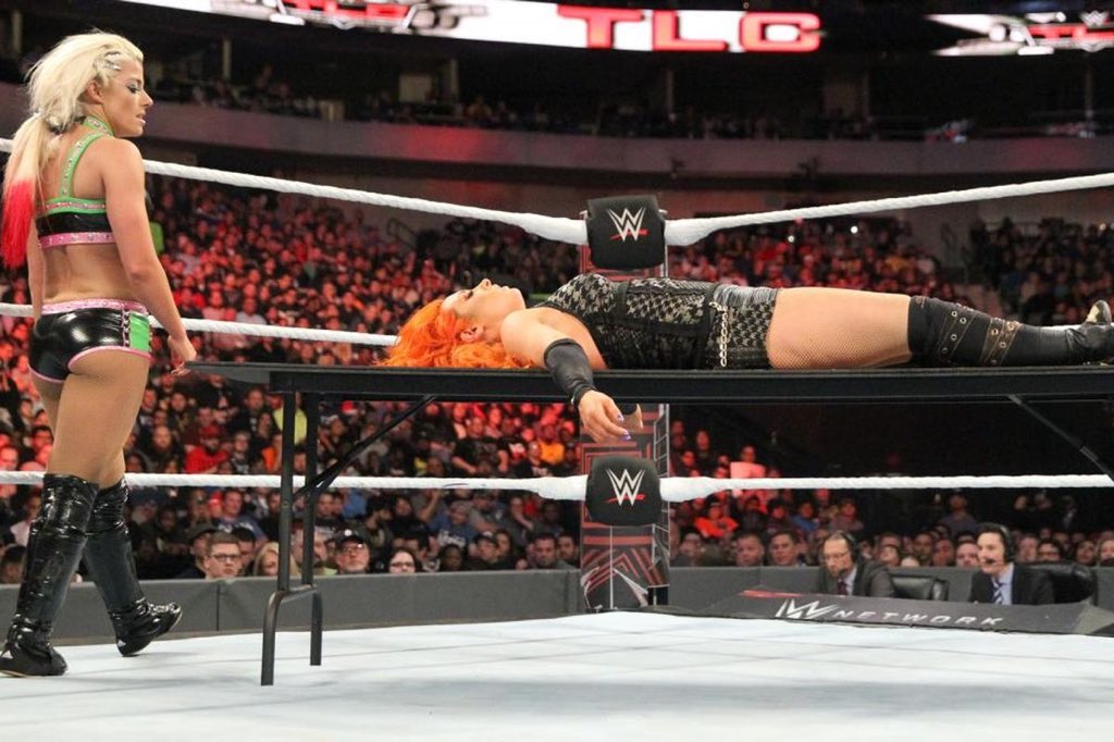 _WomenAllDay's tweet photo. النجمه @AlexaBliss_WWE :

( اصعب مباراه لعبتها في مسيرتي كانت امام @BeckyLynchWWE في مهرجان #TLC ، ولكن اجمل مباراه لعبتها كانت امام @MsCharlotteWWE في مهرجان #SurvivorSeries وذلك لانني لم اقابلها منذ ان كنا في @WWENXT ) https://t.co/ImOJARPtgP