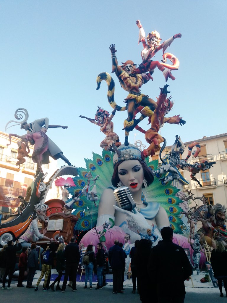 pobresviajamos's tweet photo. No hemos dado muchas señales de vida estos días, pero es que estamos viviendo las #Falles2018 a tope y no nos da la vida. Pero aquí va alguna foto
⬇️⬇️⬇️ https://t.co/qqTuLCWLXw