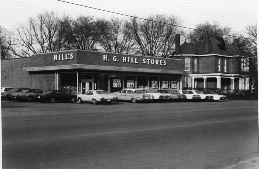 RuthCoArchives's tweet photo. For today's #MainStreetMonday we wanted to share this photo of the old H.G. Hills Stores which was located where Jr's Foodland is now! This 1974 photo is from the Matt Ward Collection #RutherfordCountyHistory #Archives https://t.co/ALJV1ZtHbK