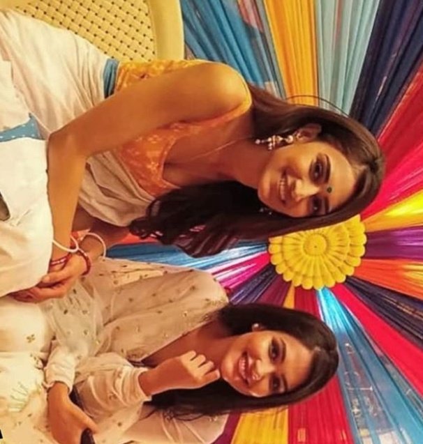 iRoshnee_'s tweet photo. #Preu #Shivee 💖
#SharmaSisters
#KasautiiZindagiiKay
@IamEJF #Charvi 💗 https://t.co/a0oLLfx550