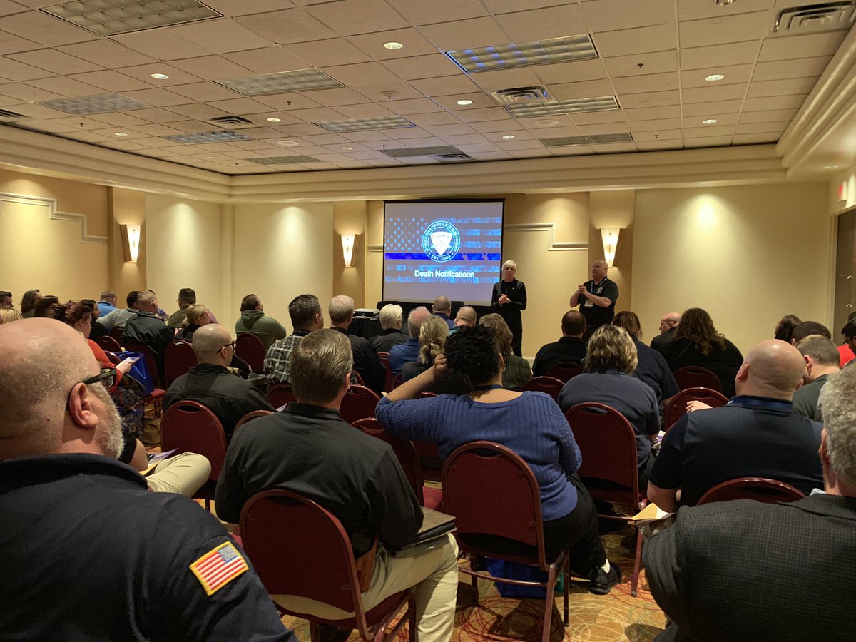 MOCIT4's tweet photo. We love seeing full sessions! Thank you to our speakers from @MOHospitals, @MentalHealthMO, @MoCorrections, @stlcountypd, and @nationalcops! #MOCITCONF19 https://t.co/vHRYAKeMFw