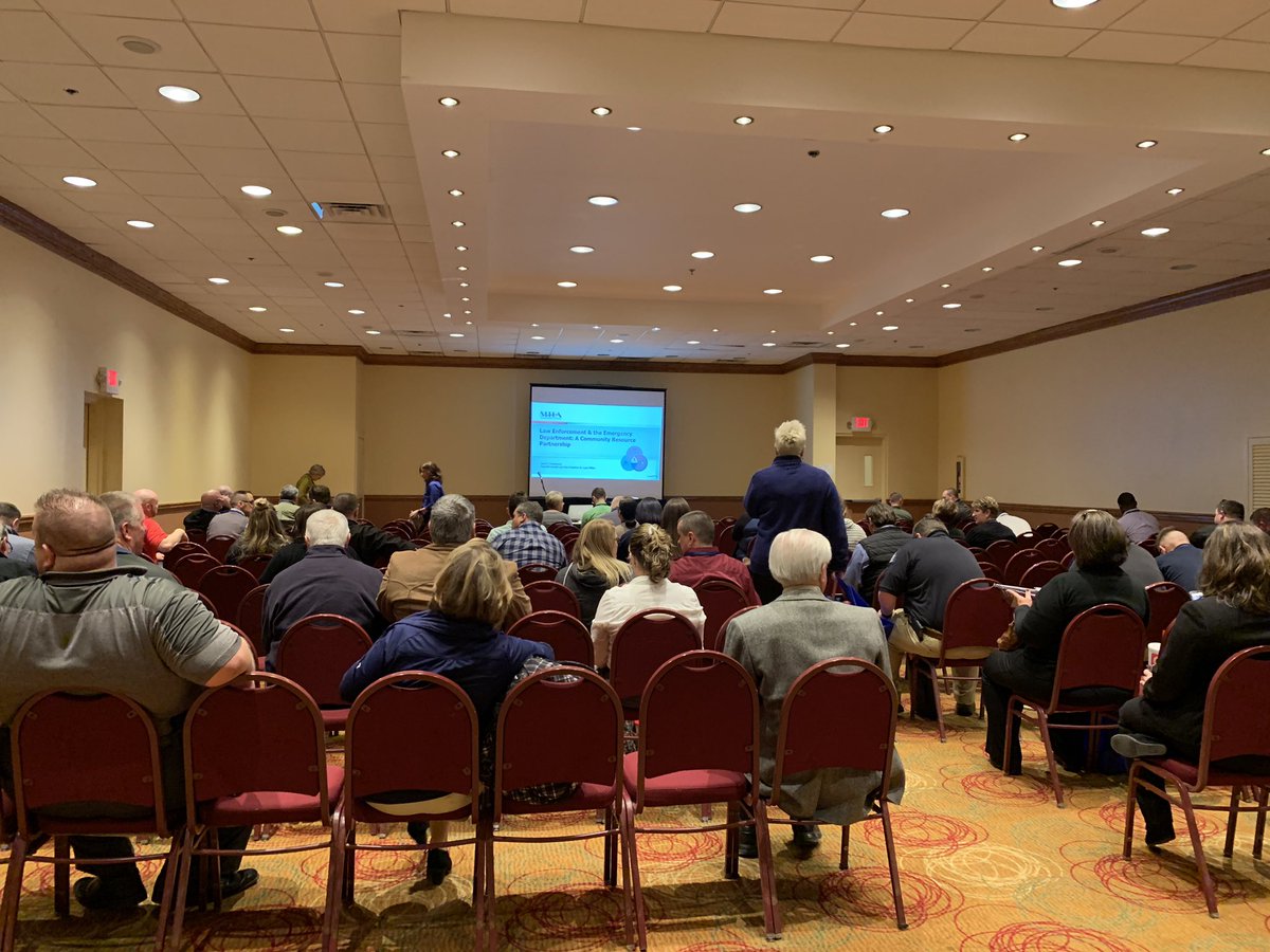MOCIT4's tweet photo. We love seeing full sessions! Thank you to our speakers from @MOHospitals, @MentalHealthMO, @MoCorrections, @stlcountypd, and @nationalcops! #MOCITCONF19 https://t.co/vHRYAKeMFw