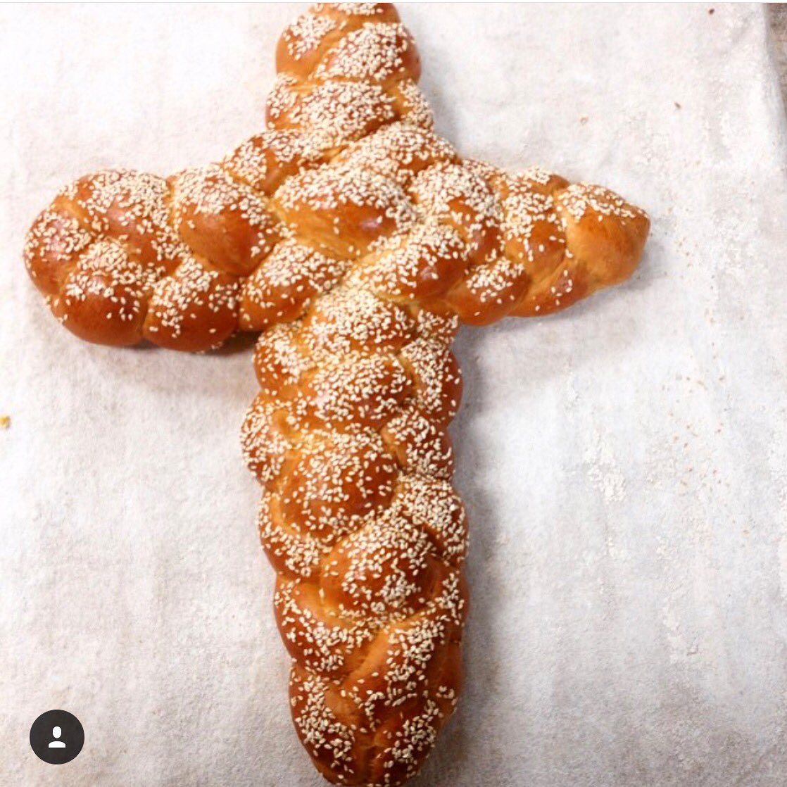 On March 19th, we’ll celebrate St Joseph’s Day — also known in France as the Day of the Worker. Look for our braided challah cross & baguette in the shape of St Joseph’s cane👏 

We’ll offer these cross-shaped breads during Easter as well! #stjosephsday #challah #frenchtradition