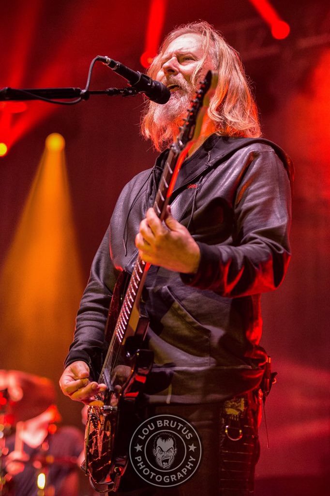 Happy Birthday to Jerry Cantrell of Alice in Chains!  