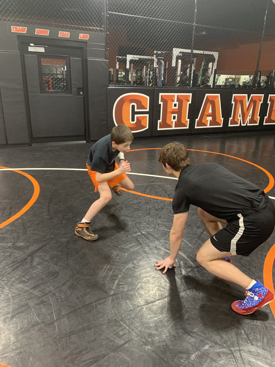 Leeboy5655's tweet photo. My little brother can take yours 🤼‍♂️ https://t.co/UZ2hwx2dZH