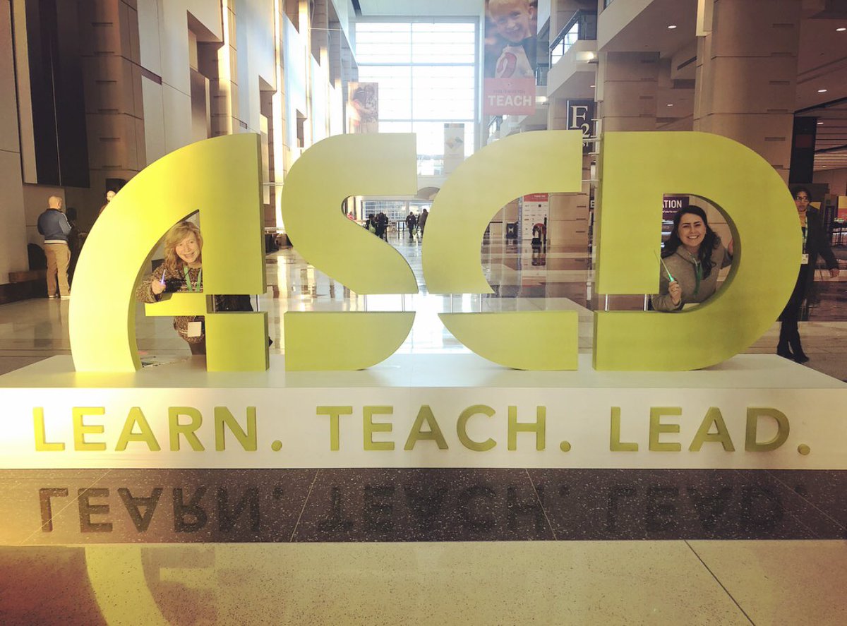 Thank you #EMPOWER19 for a great weekend inspiring educators across the world to be pizza and LOVE what they do! #NCELs <a href="/mrronclark_/">Ron Clark</a> <a href="/flyinginto1st/">Mary E Swan</a>