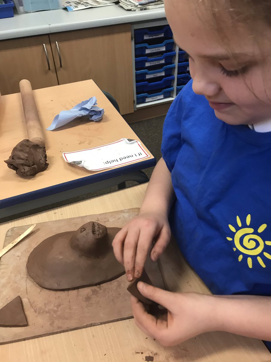 bramleyjuniorY5's tweet photo. Amazing outcomes from 5H this afternoon. Using our skills learned this term to create clay masks. #Mayanmasks #bsjhistory #bsjart #picassoinspired @BramleyJunior https://t.co/sy9o6n1DWT