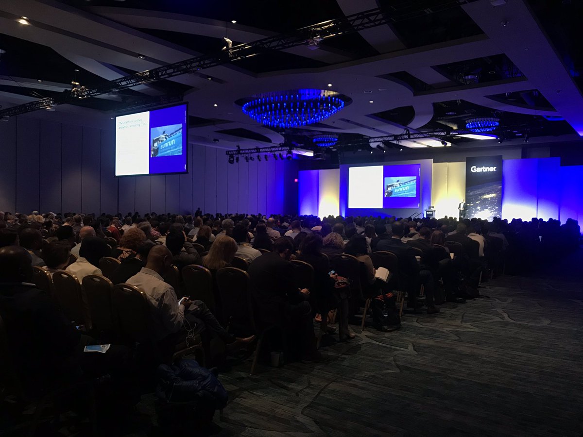 tamarafjohn's tweet image. “Looker is a platform that allows you to build data-driven experiences...it is about brining #BI to the end user in a way that they understand” -@nickcald, CPO at @LookerData #gartnerDA #platformfordata