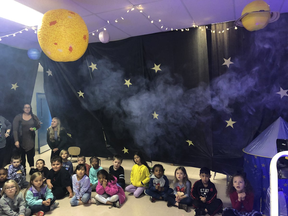 STE_Kinder's tweet image. STE kinder had a cloud simulation experience today! What do you need to make a cloud?