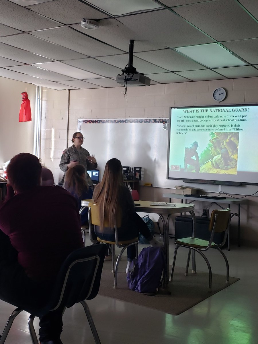 MrsRiceGCHS's tweet photo. Seniors learning about the National Guard. #lifeoptions #nationalguard https://t.co/A6wC0JioXD