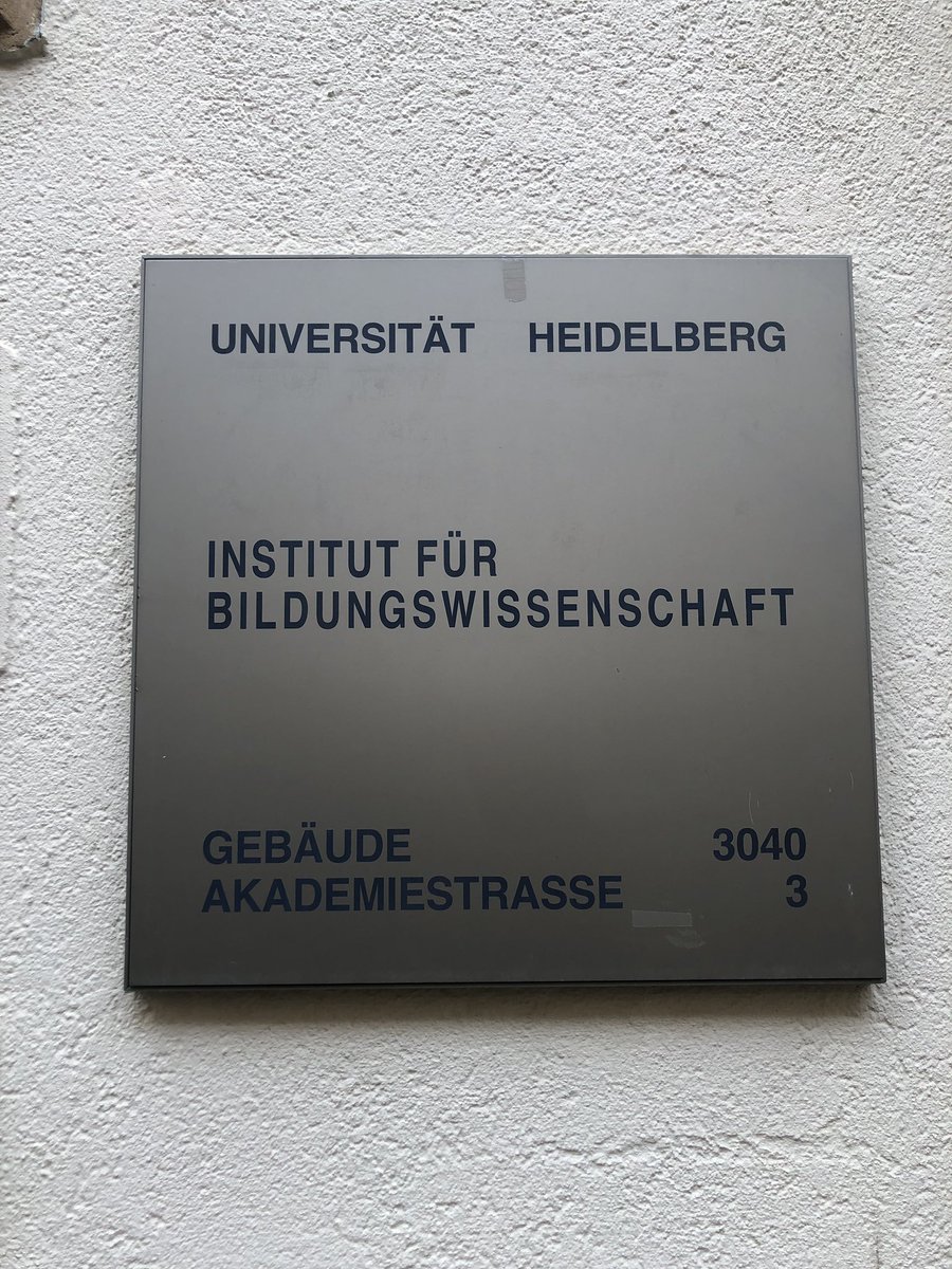 RomanRuediger's tweet photo. International gilt #DeeperLearing als neuer Königsweg der #Unterrichtsentwicklung. Prof @SliwkaAnne baut dafür ein Lab auf. Heute haben wir über Perspektiven und Möglichkeiten für Deutschland gesprochen. @EDUCATION_Y #zeitgemäßeBildung https://t.co/YVKuEoqoFz