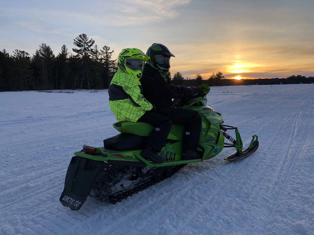 EHalfman's tweet photo. 1 last @arcticcat_snow ride of the winter #WisconsinWinter #braapp @DiscoverWI 🥶 ❄️ https://t.co/FSK0Zk1mpt