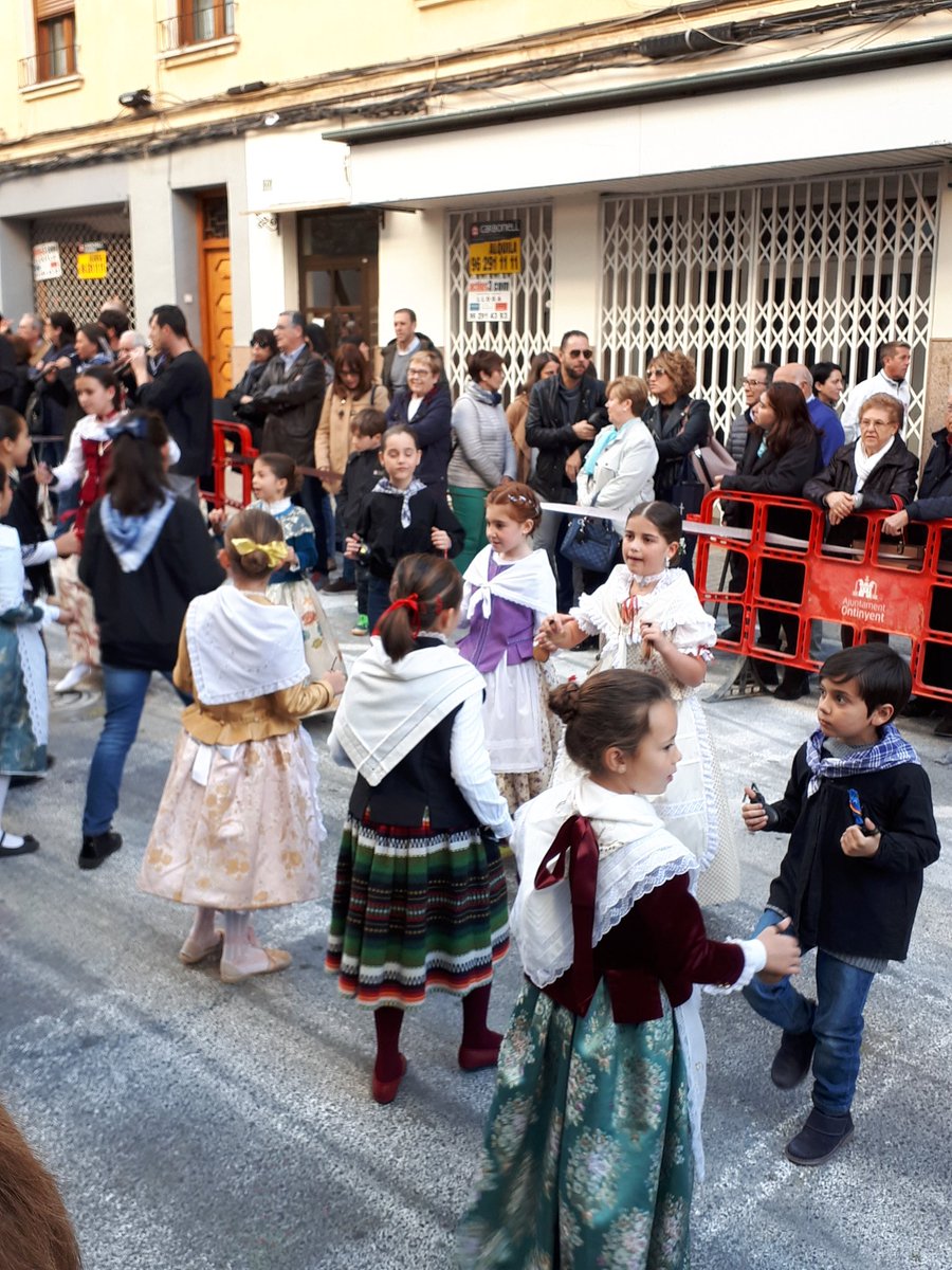 JaimePeris's tweet photo. Esta vesprada Dansà, als carrers del barri de Sant Josep, grans!! Juniors Sant Josep d'Ontinyent 💃🥁 @JSantJosep https://t.co/8HmzwzNpYz