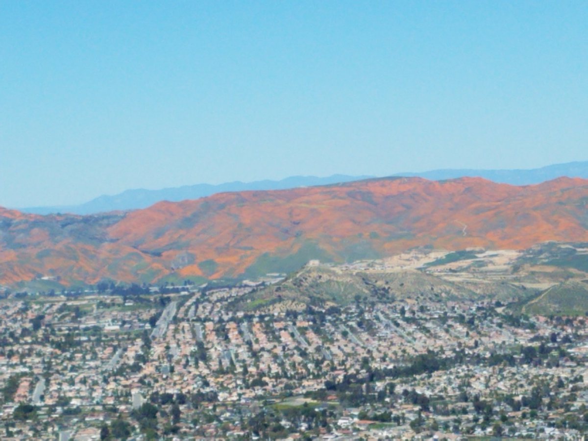 Mike_Schaul's tweet photo. Lake Elsinore this weekend https://t.co/c8xuiSPdz0