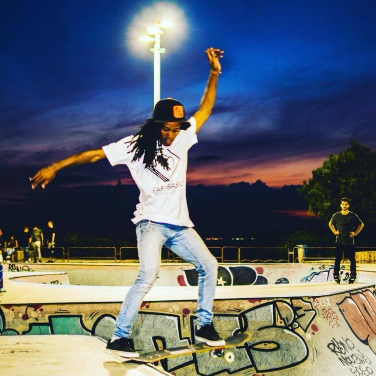 FariBasic's tweet photo. Faribasic #forbodyandsoul #Dehautvol
#skateboard #faribasic #toussaint #cool#art #artwork #soutient
#teeshirt #skate #sk8 https://t.co/jmmKzyqhBV