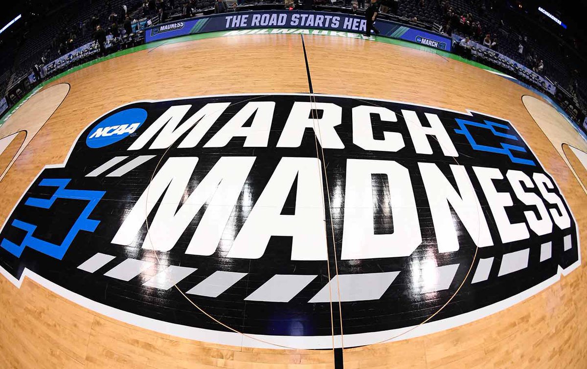 Club_400_'s tweet photo. Come on in today thru Thursday to join our March Madness Pool! Entries must be in prior to 11 am Thursday! @BarstoolCarroll #MarchMadness https://t.co/828x67wPGC