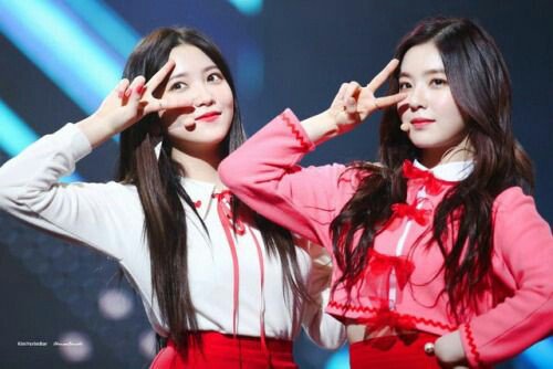picsofirene's tweet photo. Thank you so much for being with us and sharing your beautiful voice. Let's walk along the flowery roads! 💜

#4YearsWithYeri https://t.co/JVLAcpKVLj