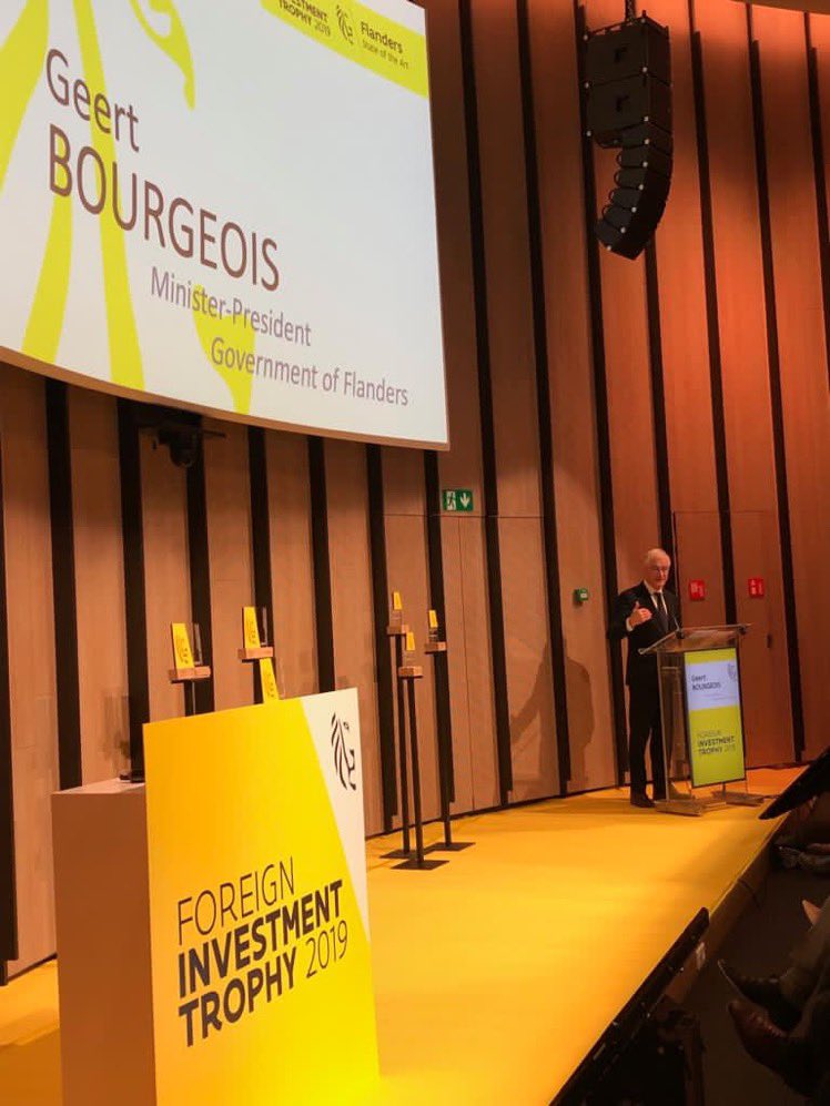 GeertBourgeois's tweet photo. Sinds aantreden #VlaReg ‘14:
-1058 nieuwe buitenlandse investeringsprojecten
-voor bijna 14 miljard euro
-goed voor 24.000 rechtstreekse jobs. Vlaamse bevoegdheid voor buitenlandse handel en investeringen creëert welvaart #FITtrophy2019 https://t.co/aileOTPuBa