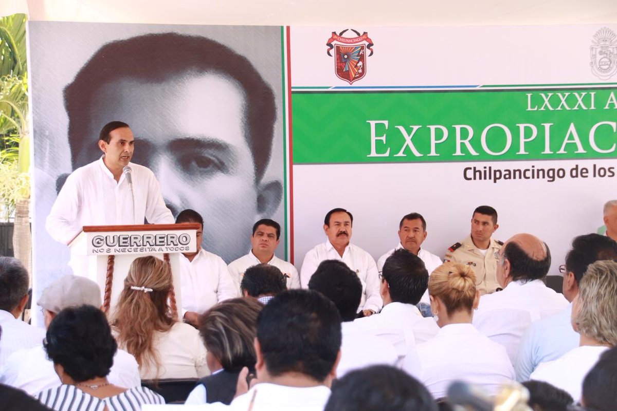 HectorAstudillo's tweet photo. En el marco del 81 Aniversario de la Expropiación Petrolera, el profesor Juan Ignacio Reyes Figueroa, presidió en mi representación la ceremonia oficial con la que conmemoramos esta importante fecha para nuestro país. https://t.co/EHiBgbCGcW