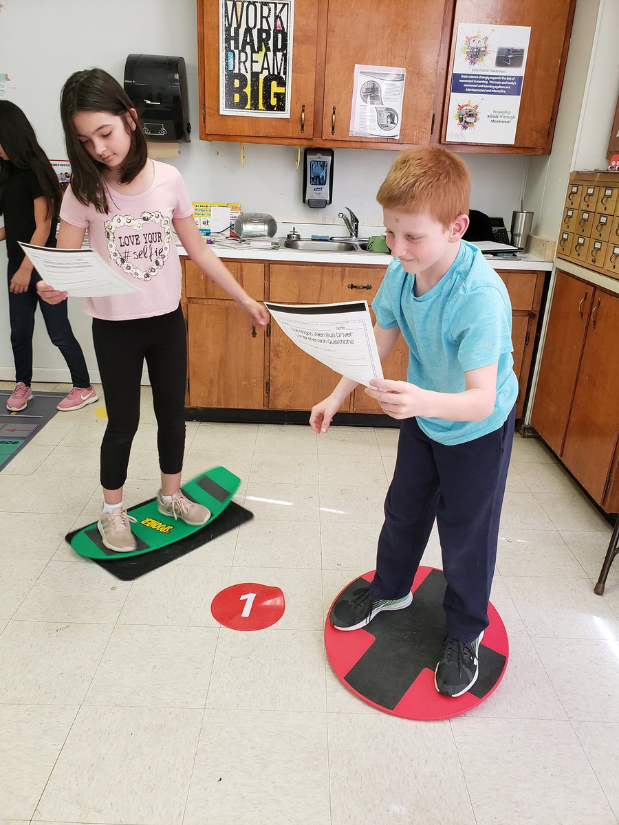 Mrs_Jarman's tweet photo. We tried out the Body and Brain room today! Thanks @PeelerConnie for showing us how to strengthen our brains! https://t.co/C1lyhR9J1z