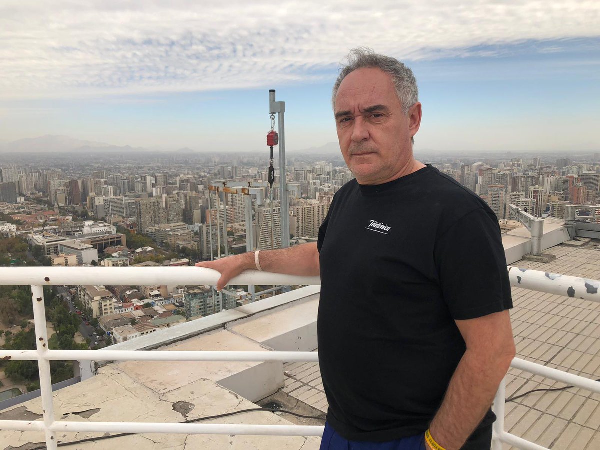 Aquí disfrutando de Santiago de Chile, 7 años desde mi última visita, gracias a la invitación que me hicieron mis amigos de <a href="/MovistarChile/">Movistar Chile</a>. Se viene una semana llena de sorpresas.