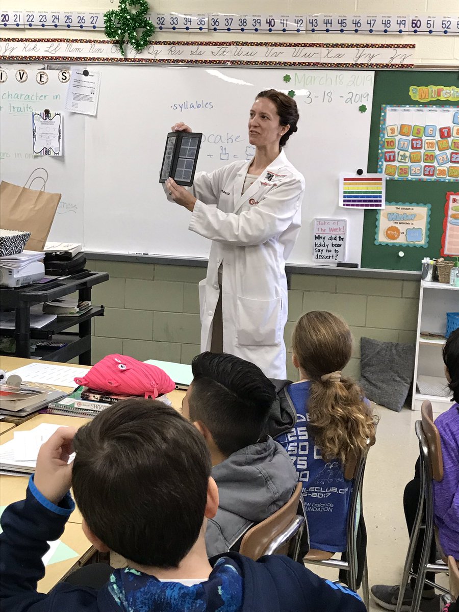 LeppertWillieES's tweet photo. Kicking “Career Week” off by having an eye doctor and a publisher come in and present on their fabulous careers! @LauraSherline @lisadingle5 @WarrenES_BCPS https://t.co/JXG7kisztO