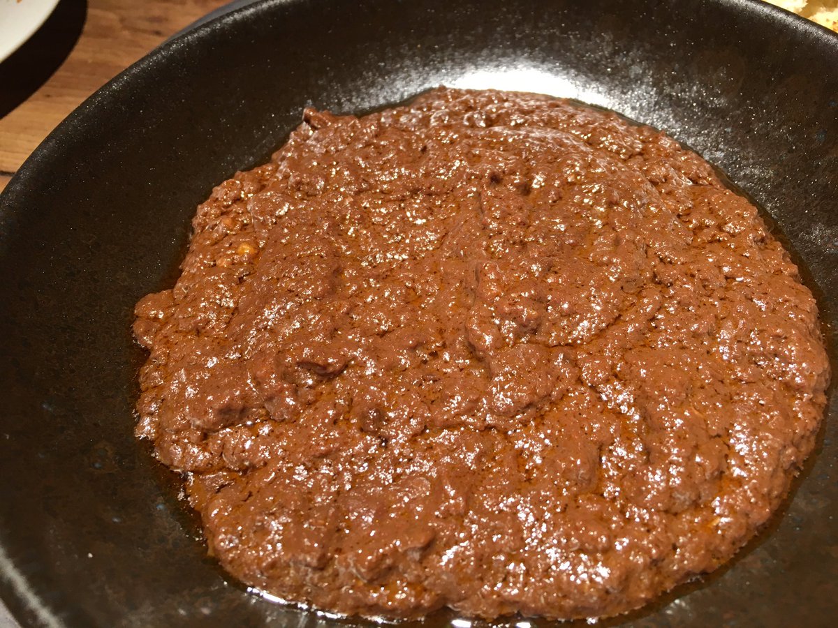 Una parada en <a href="/ElCaprichoLeon/">Bodega El Capricho</a> es siempre garantía de satisfacción plena. Steak tartar, lengua, cecina, morcilla de buey... y luego la chuleta. Lujo.