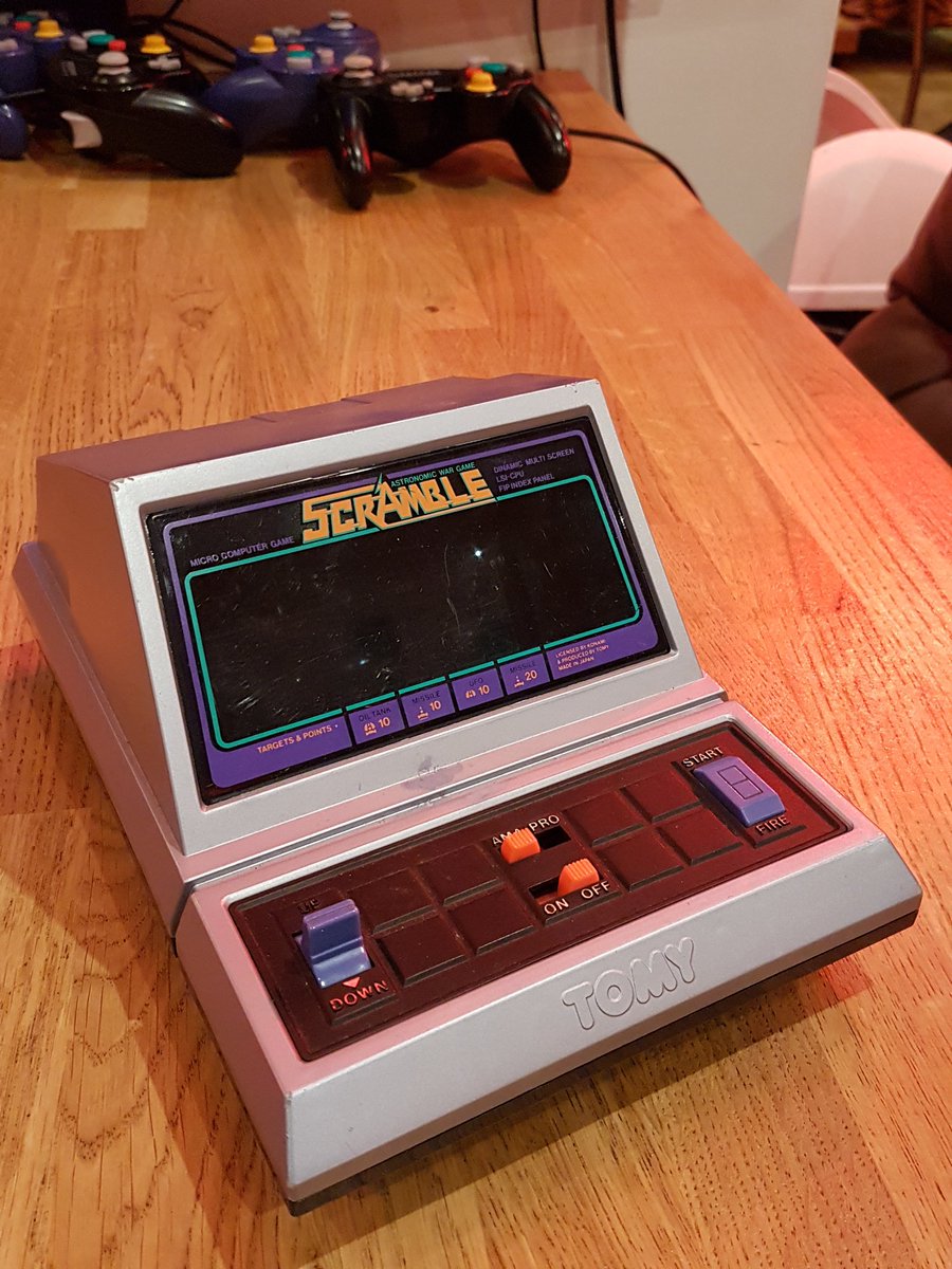 Epixod_Le_Blog's tweet photo. La Fanny's Party 76 back to Pixels donne l'occasion de jouer à de vieux jeux vidéos. C'est super sympa de se laisser aller à la nostalgie dans le cadre du #ResetBar à #Paris. Merci @fannysparty ! #FP76 https://t.co/0gVu7vPjbK
