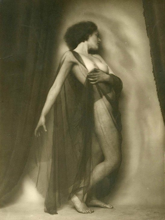 WhoresofYore's tweet photo. Photographs by Julian Mandel (1872-1935) https://t.co/GtV95UIvhm
