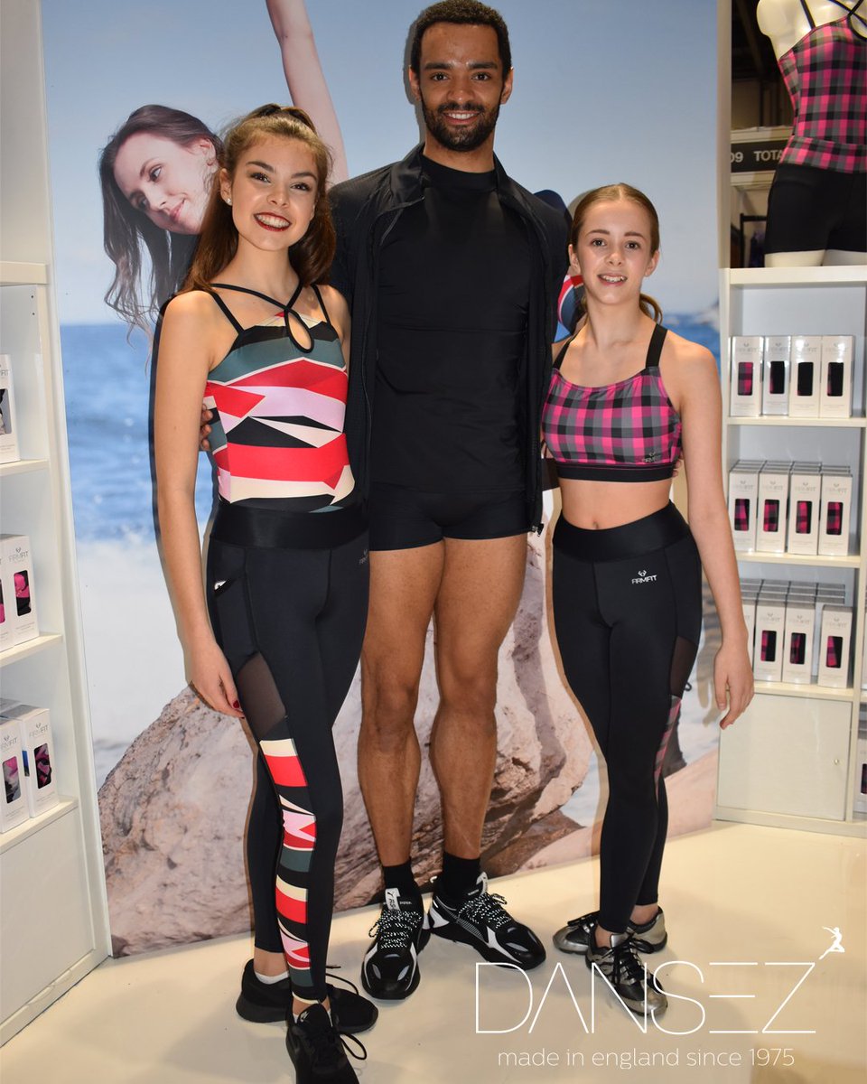 lovedansez's tweet photo. Dansez Ambassadors Harriet Rose Brown and Maizie-Lea Kyte sharing some good vibes with Brandon Lawrence ❤️ #DansezMeansDance @harribo3320 @_.maizie__x @blawrence155 @BRB #BLCollection #BL4Dansez #moveit2019 #dancewear #newcollection #sustainablefashion #environment #lovedansez https://t.co/AJ54HfhouO