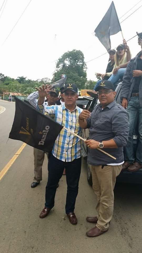 VrepublicaRedes's tweet photo. Lucha y unidad siempre @FlorPiantini @jonathangomez28 @verasjjj @sotojimenezv @tavarezsuarez @irciagk15 @Carlitocheung @mujeresdelav https://t.co/F98vhhUrbY