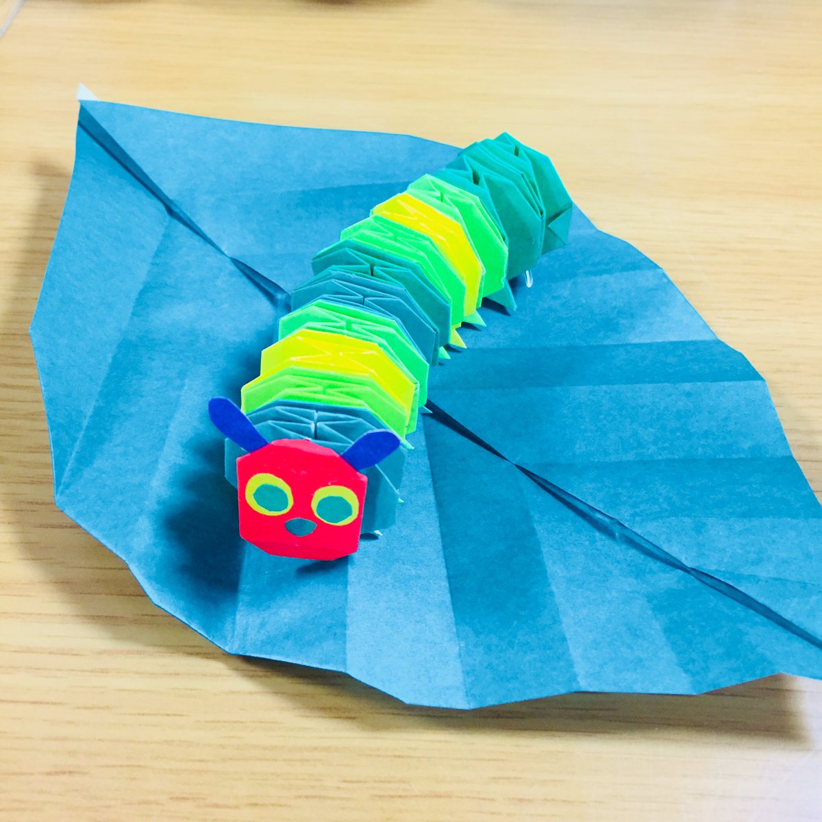 Jujube Orange בטוויטר 今年は はらぺこあおむし 出版50周年 折り時です あと蝶々も欲しいな 折り紙 おりがみ Origami エリックカール はらぺこあおむし