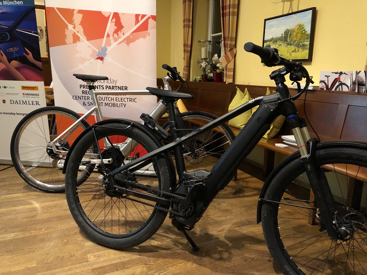 e_Move_360's tweet photo. „Eine Million #ebikes ab dem Jahr 2020“ - diese Schönheiten von #HNF würden wir auch zulegen ☝️😎 #eMonday #eMove360 https://t.co/3xumE5R8Pp