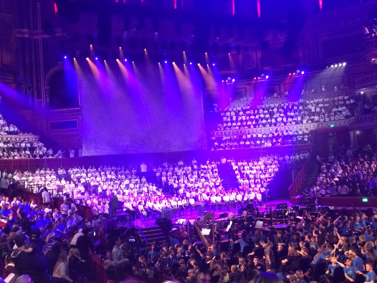 Fabulous to be waiting for showtime at @RoyalAlbertHall for @BucksMusicTrust Echoes 8 performance. Pupils from Gt kingshill school performing. @bucksfreepress