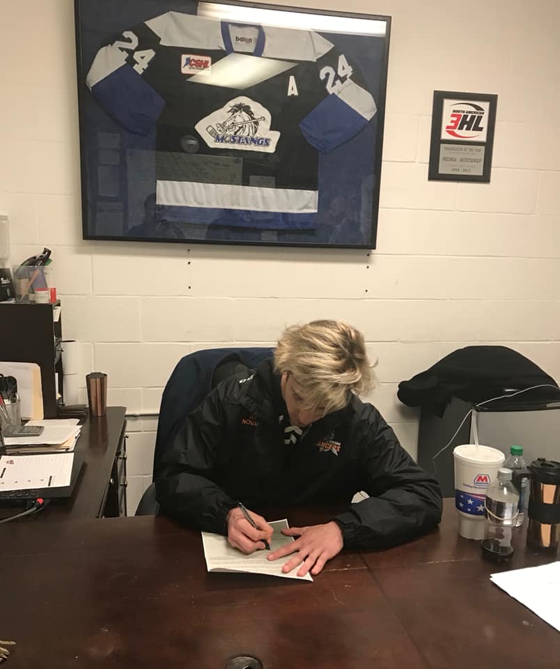 Nick Novak of the Omaha Jr Lancer varsity team has signed a <a href="/NA3HL/">NA3HL</a> tender with the Peoria Mustangs! Nick is a 6’2 forward. Nick is extremely excited about joining the Mustangs program next season. Welcome to the Mustangs family, Nick! #HockeyWithHorsepower