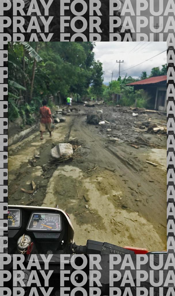 maf_us's tweet photo. On Saturday, March 16, heavy rains caused flooding and landslides in Sentani, Papua. These floods and landslides have displaced many, and taken dozens of lives. Please pray for these people. MAF staff are safe, but one of our national staff lost his home due to a landslide. https://t.co/sC8H0D84Ca