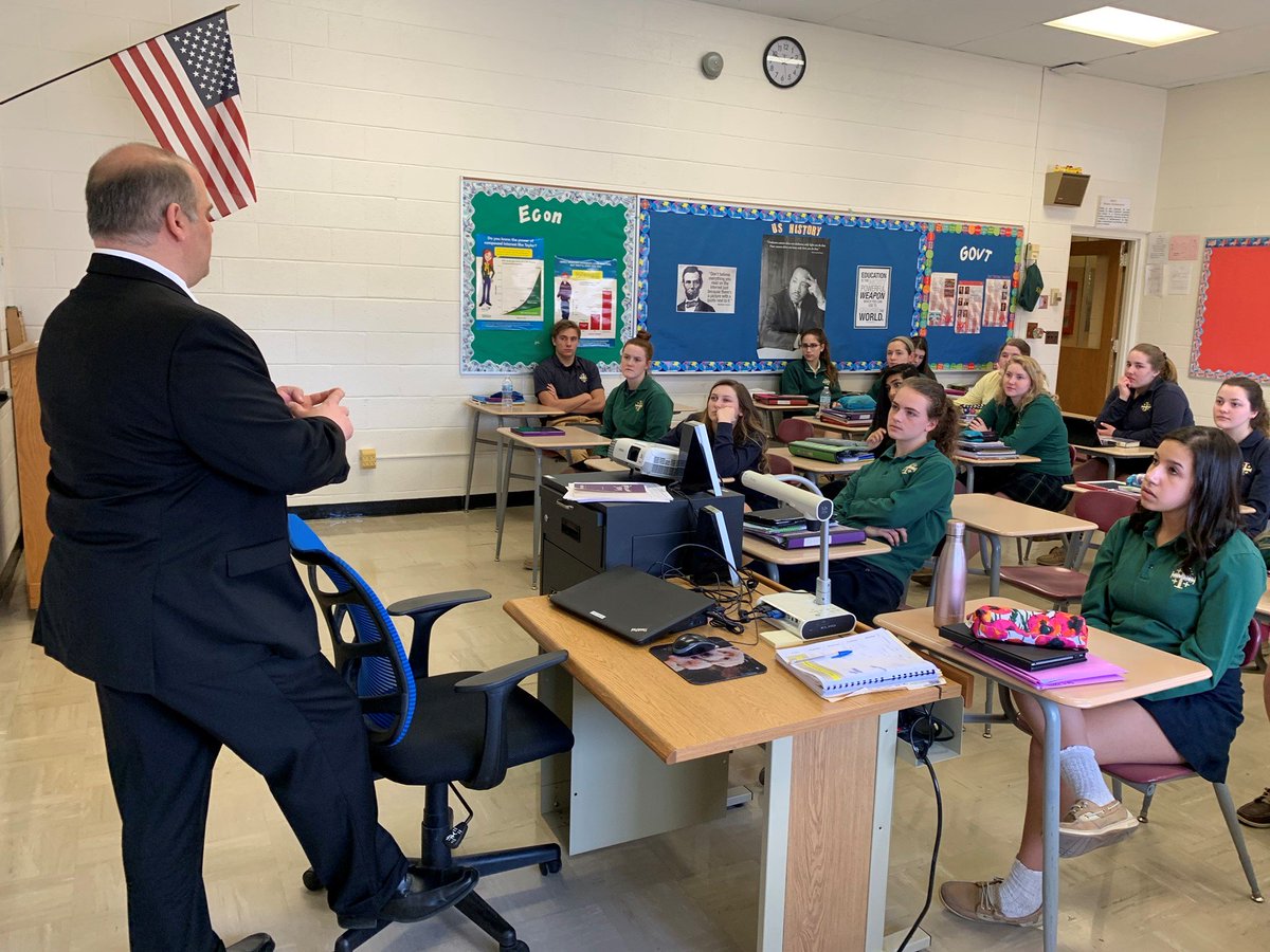 SMCCMonroe's tweet photo. Ignazio Cuccia (’91) visited Mrs. Raymond’s Economics classes today and spoke with students about entrepreneurship and his business ventures; including stories of  how he opened his first business, Holiday Pizza, as a 15-year old SMCC student. https://t.co/cqNifKV73L
