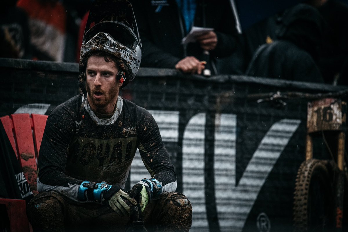 Afton Shoes tweet media