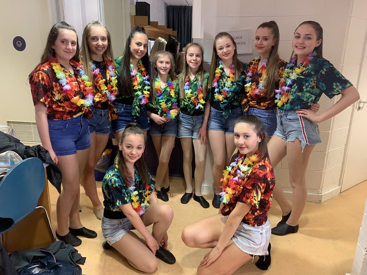 WallaceHS_dance's tweet photo. Surfโs up! ๐โโ๏ธ ๐โโ๏ธ @fvsdc #fvsdc2019 #dance #schools #backstagepics https://t.co/ixbBd6G7ga