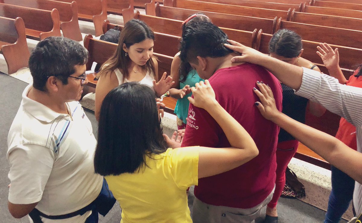LideresIntegros's tweet photo. Capacitar y entrenar a la iglesia es parte del corazón de #OneWorld1010 . Nos preparamos para la cosecha en el Perú 🇵🇪. 

Gracias a todos los que asistieron 🔥. 

#OneWorldPeru 🇵🇪 https://t.co/GmpcFvjl2N