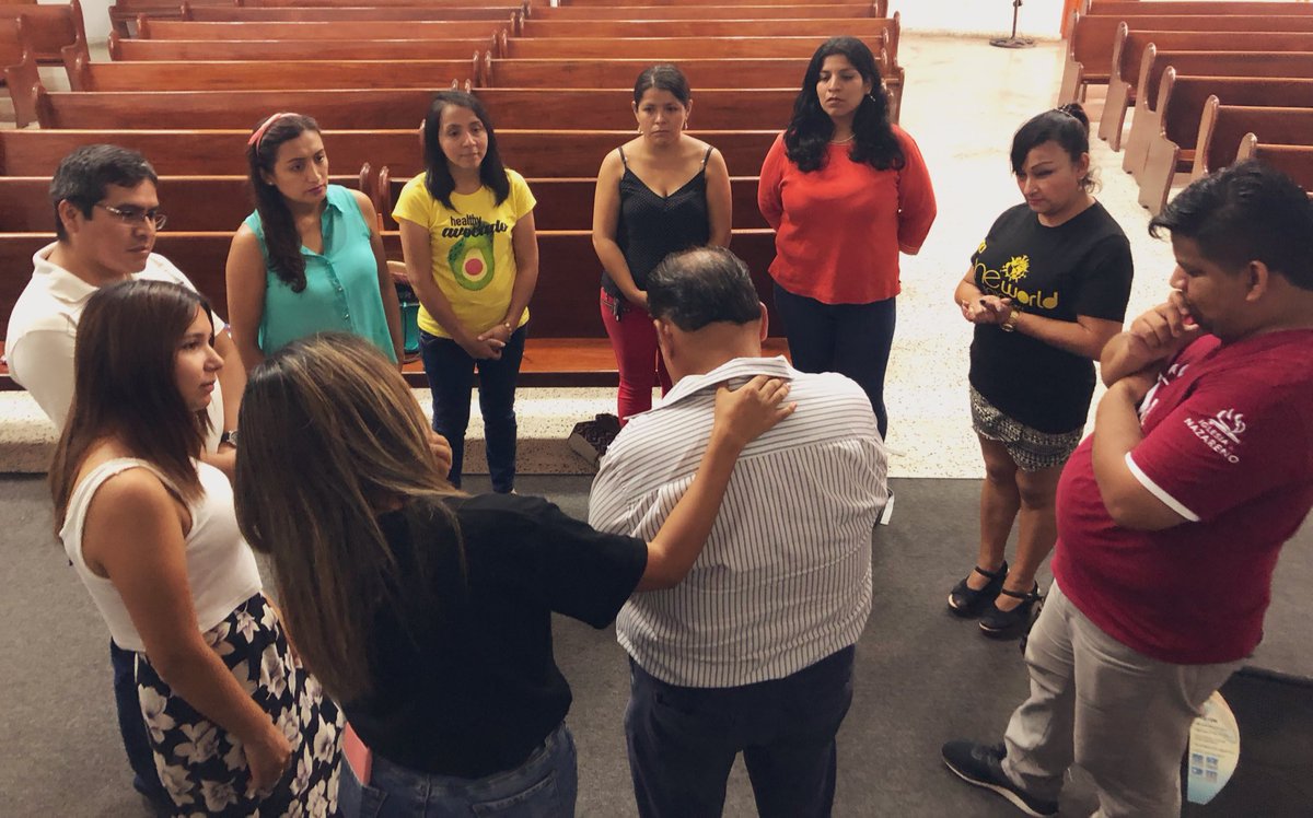 LideresIntegros's tweet photo. Capacitar y entrenar a la iglesia es parte del corazón de #OneWorld1010 . Nos preparamos para la cosecha en el Perú 🇵🇪. 

Gracias a todos los que asistieron 🔥. 

#OneWorldPeru 🇵🇪 https://t.co/GmpcFvjl2N
